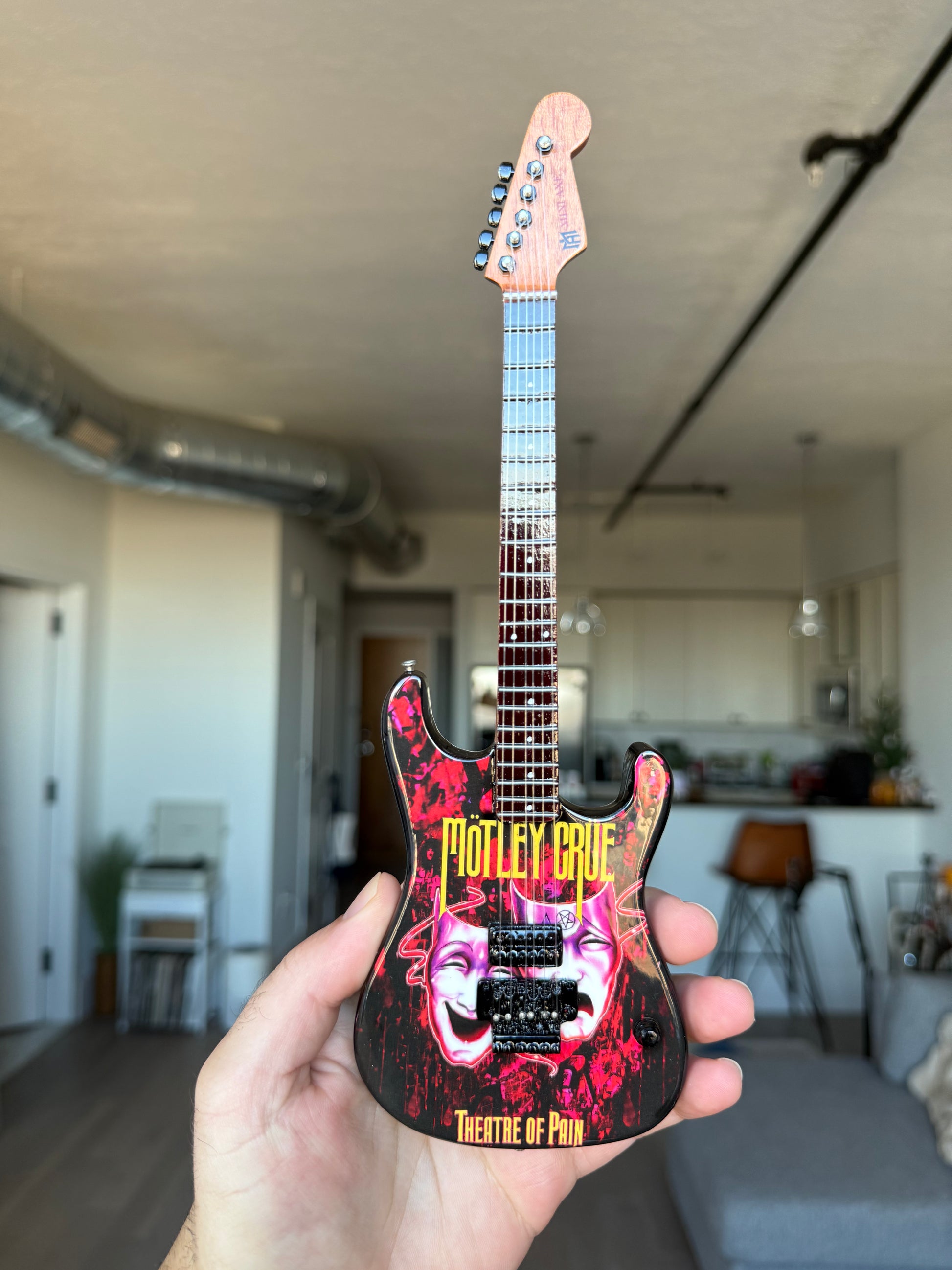 Mötley Crüe "Theatre of Pain" Mini Axe